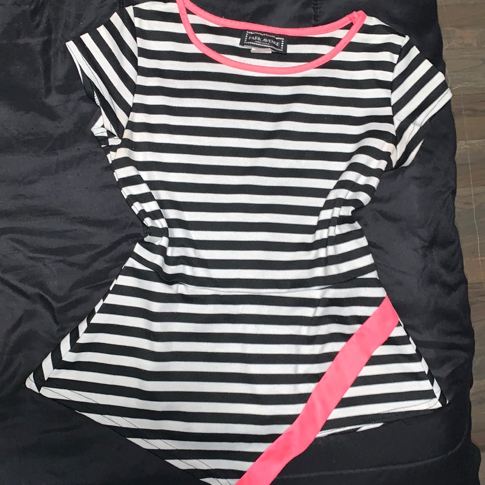 ❤️‍🔥Striped Top with Neon Pink ✨